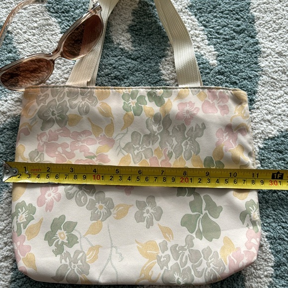 VINTAGE FASHION COLLECTION TOTE - Picture 4 of 4